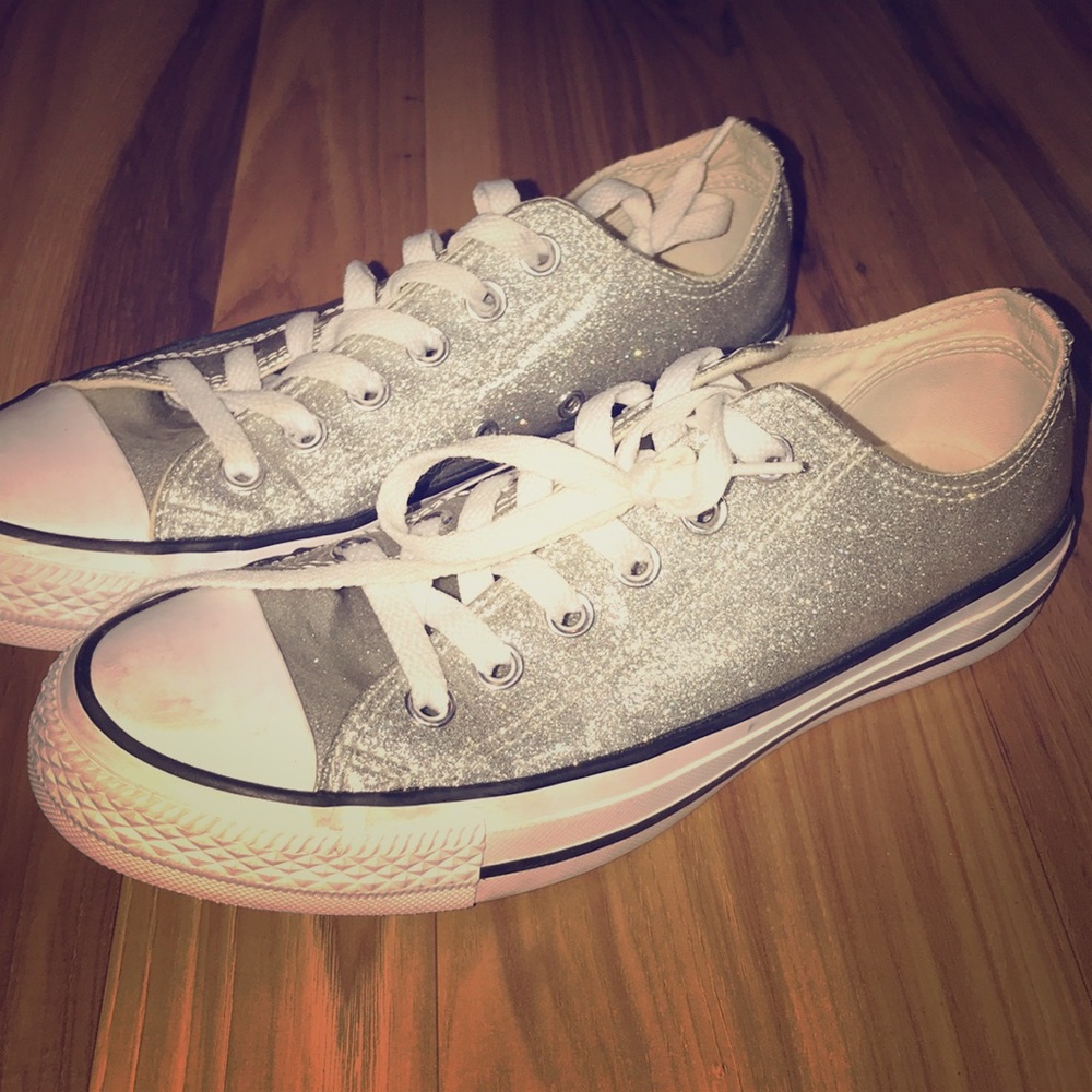 Wore only once. In good condition.